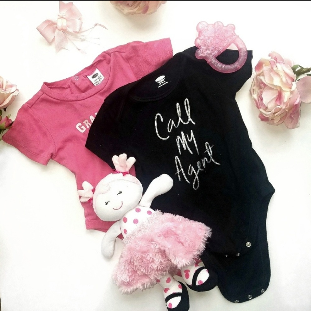 Bundle: Old Navy onesies🌹